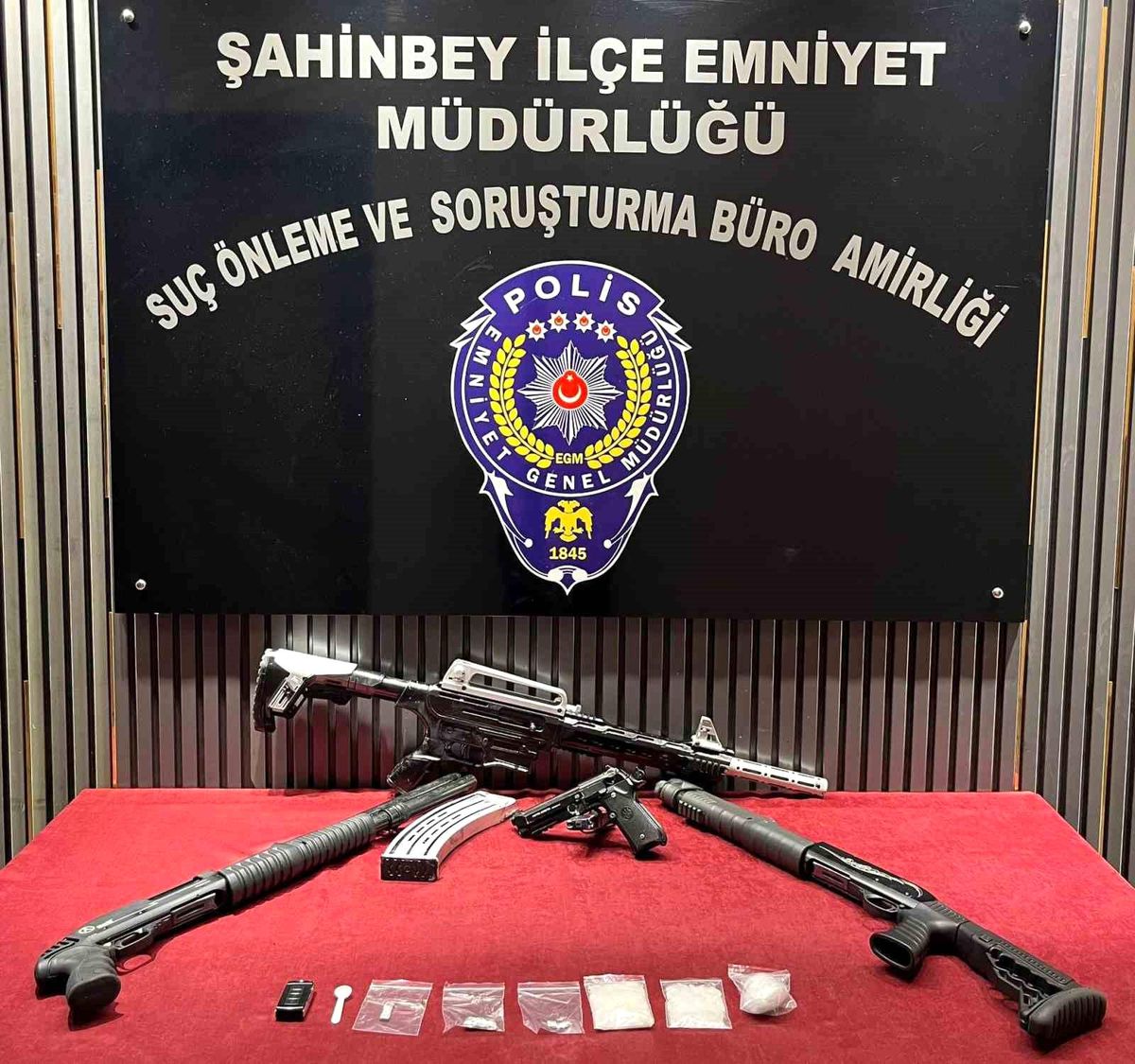 Gaziantep’te Silah ve Uyuşturucu Operasyonu: 2 Şüpheli Gözaltında